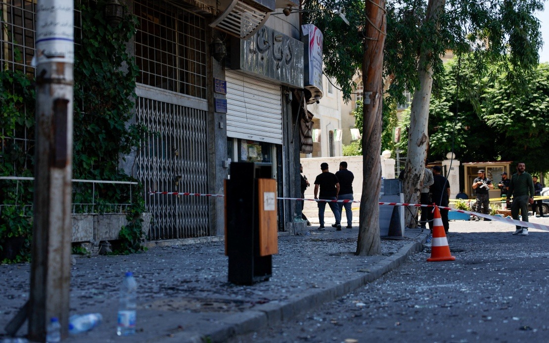 Damascus Explosions During Macron Visit Injure 18 as France Deepens Syria Engagement