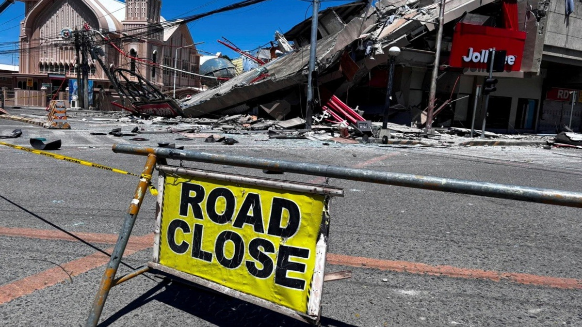 Philippines Urges Continued Evacuations After 7.8 Magnitude Sarangani Earthquake