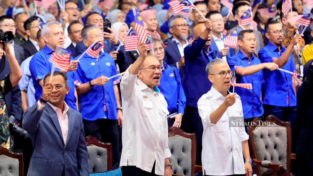 Anwar orders immediate student freedom ahead of AUKU abolition
