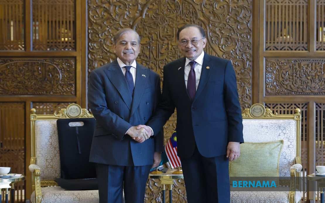 Pakistani PM Shehbaz Sharif Extends Well-Wishes to Anwar Ibrahim Following Medical Procedure