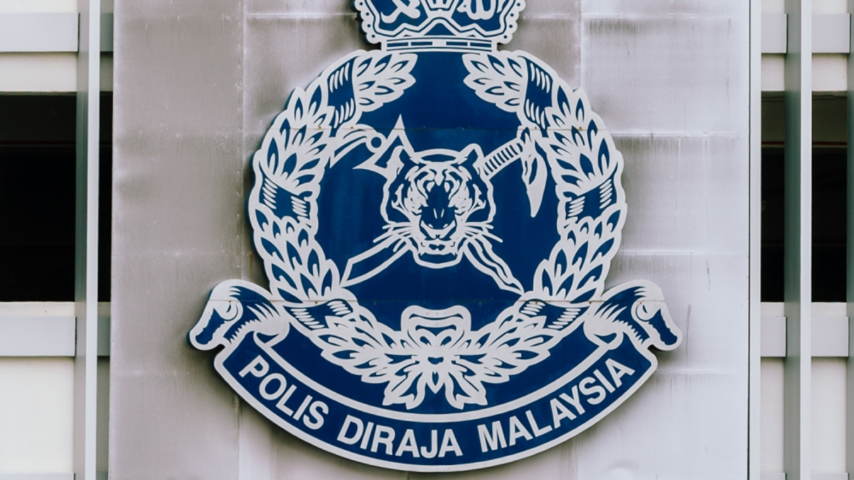 Intoxicated Man Arrested for Alleged Assault on Two Neighbours in Rawang