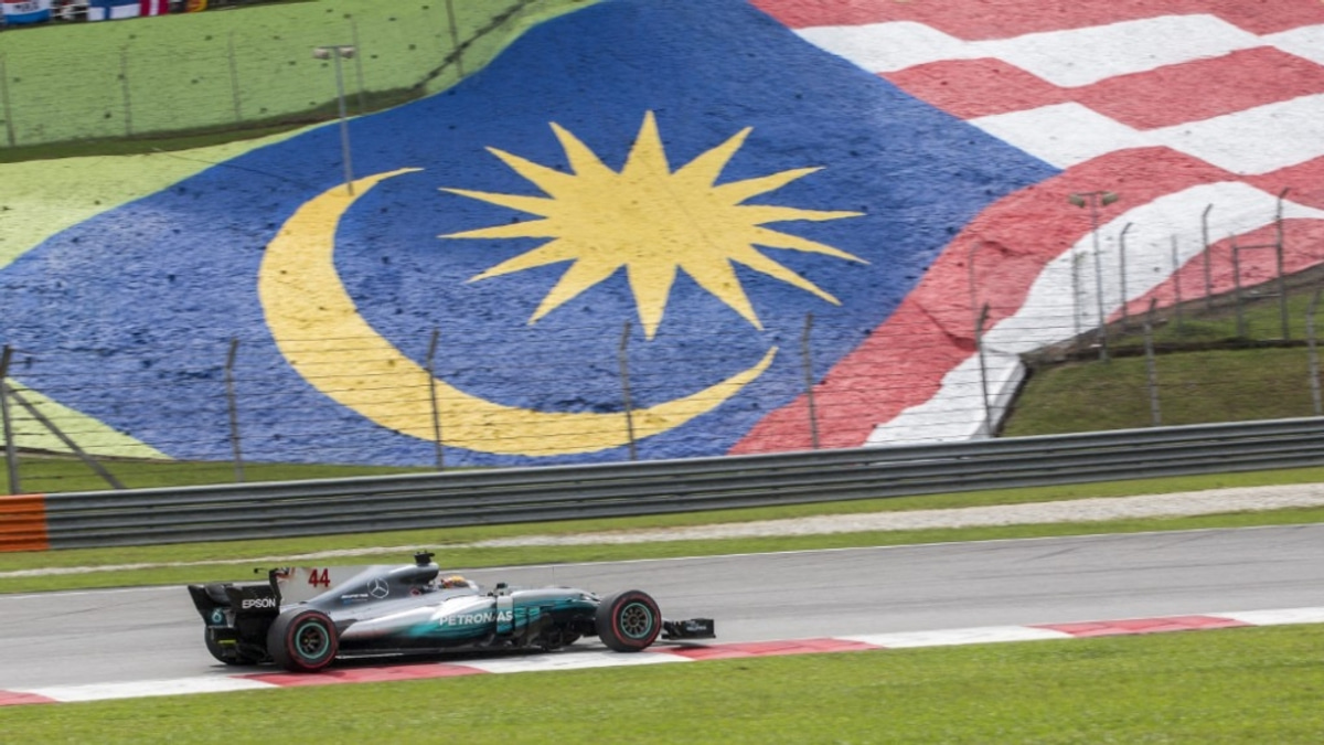 Anwar to Announce Decision on Formula One's Return to Malaysia