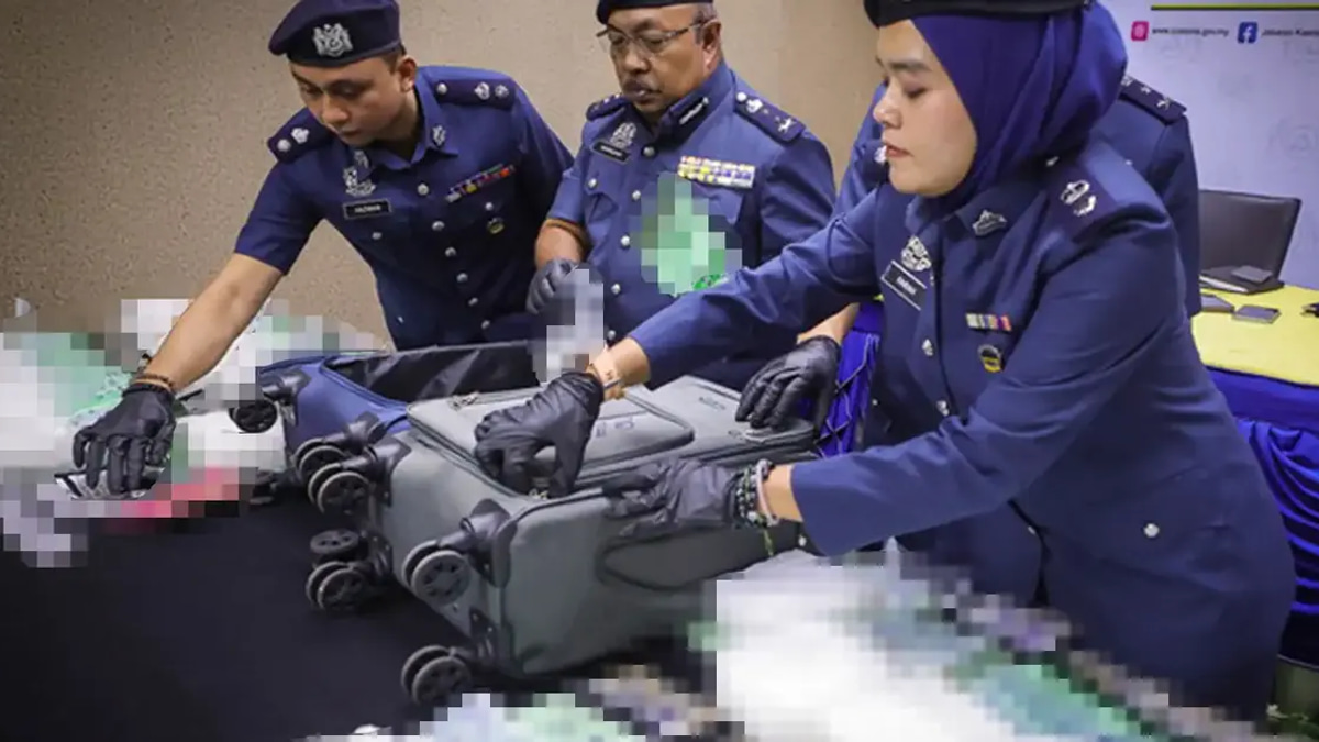 Two Men Arrested at Kuching Airport With RM1.32 Million in Smuggled Drugs