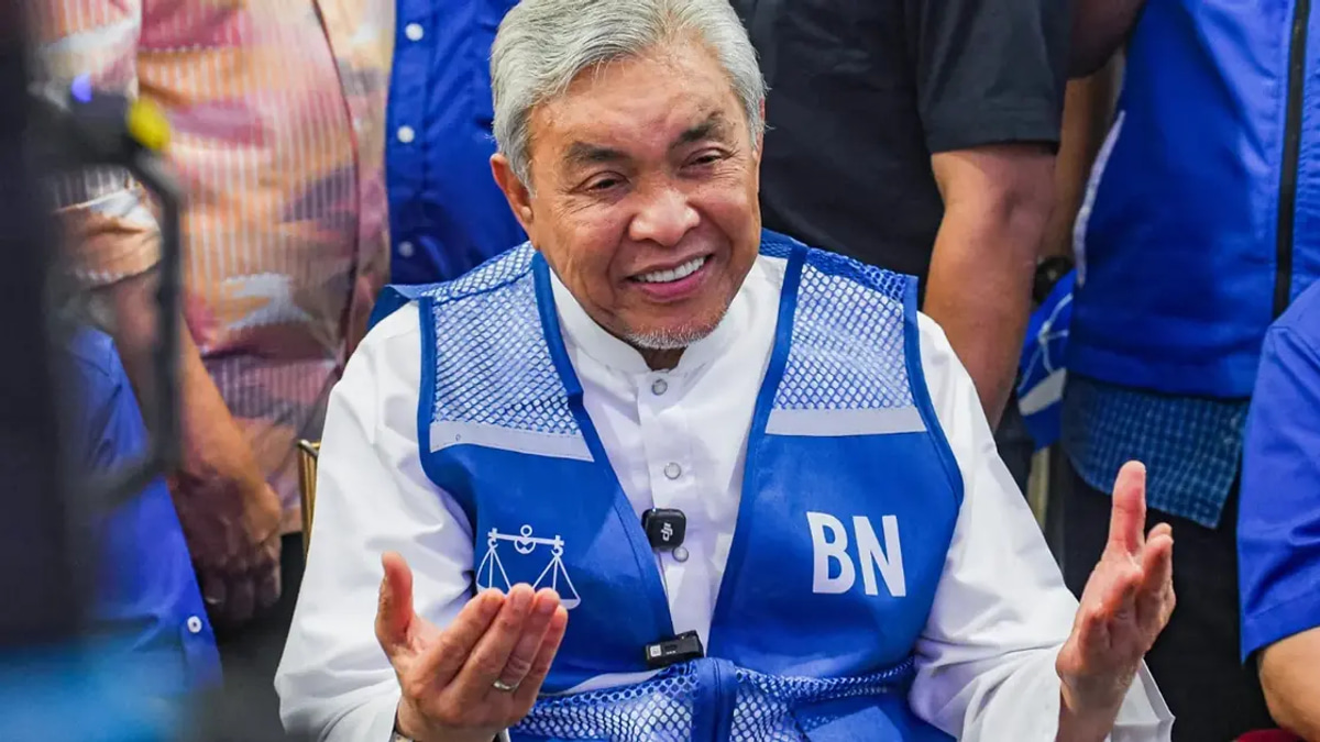 Zahid and Anwar Pledge to Set Aside Rivalries for Unity Government Stability