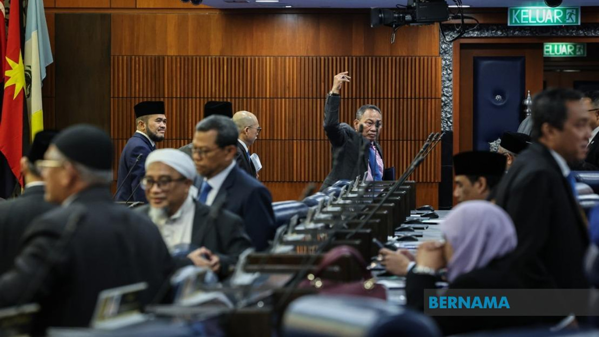 Anwar Condemns Opposition For Politicizing Tabung Haji Crisis