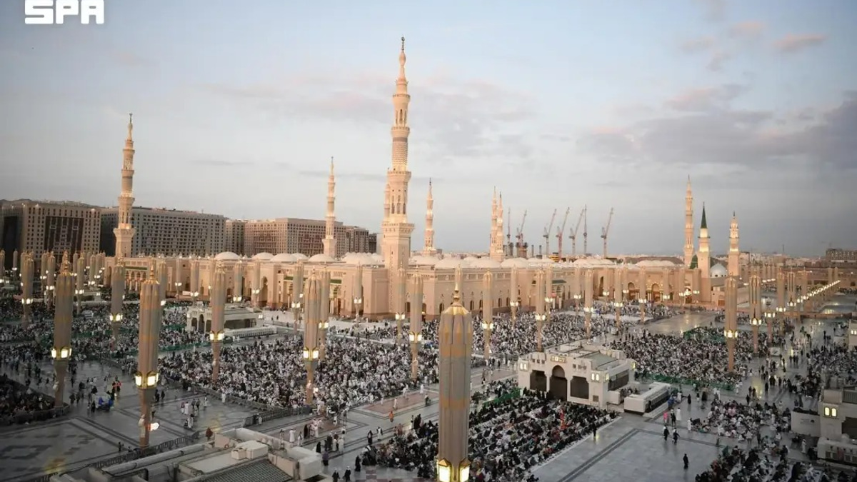 Prophet's Mosque Fully Prepared to Welcome Post-Haj Worshippers
