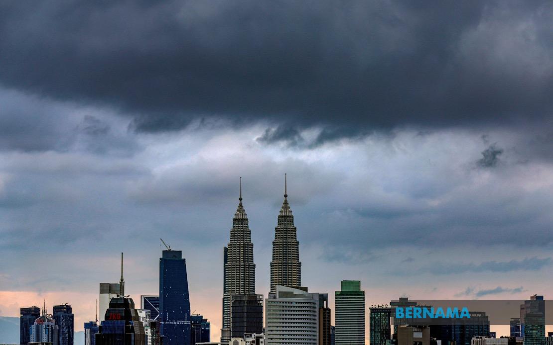Severe Weather Alert: Thunderstorms, Heavy Rain Forecast for KL, Putrajaya and Eight States
