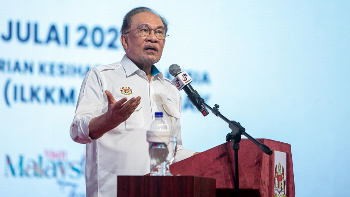 Anwar Defends Malaysia's Fuel Subsidy Model Against Debt Accumulation Concerns