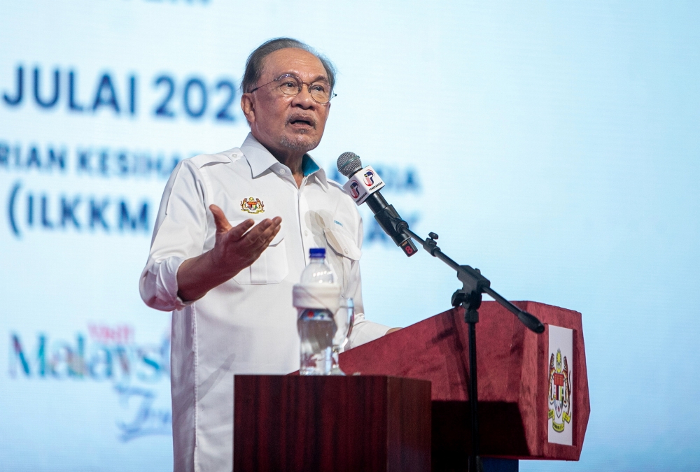 Anwar Defends Malaysia's Fuel Subsidy Model Against Debt Accumulation Concerns