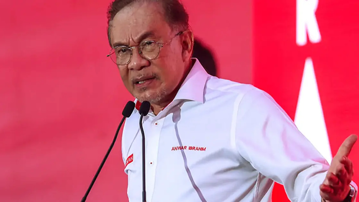 Government Must Sustain Strong Relations with Malay Rulers, Anwar Emphasises