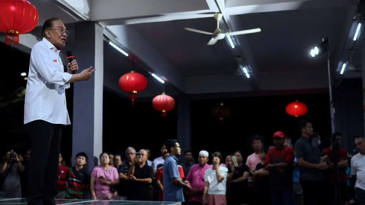 Anwar to push Chinese premier on durian prices during Beijing trip