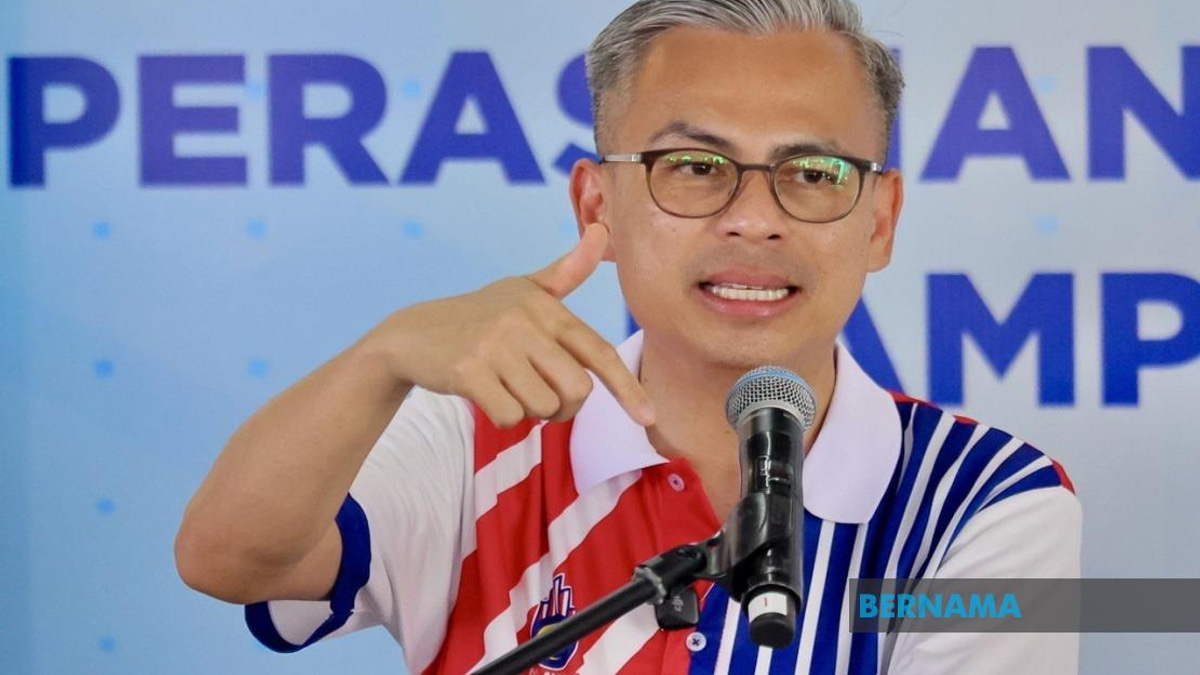 Fake WhatsApp Account Impersonating Endau Candidate Draws Criticism from Communications Minister