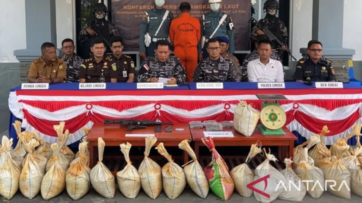 Indonesia Seizes 75.7 Tonnes of Illegal Tin Sand Destined for Malaysia