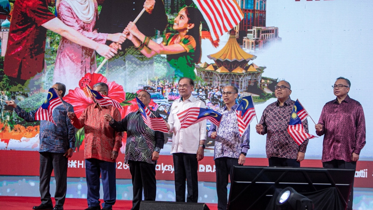 Anwar Calls on Malaysian Youth to Honor the Sacrifices Behind Independence