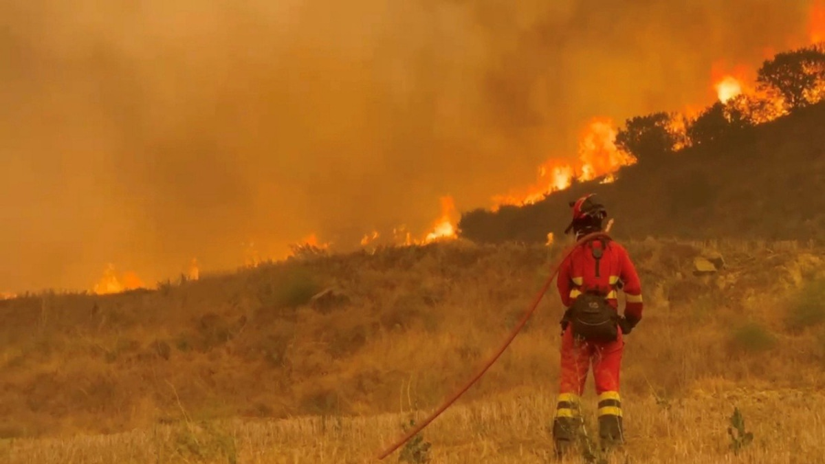 Spain's Worst Wildfire Season Intensifies as 12,000-Hectare Blaze Forces Thousands to Flee