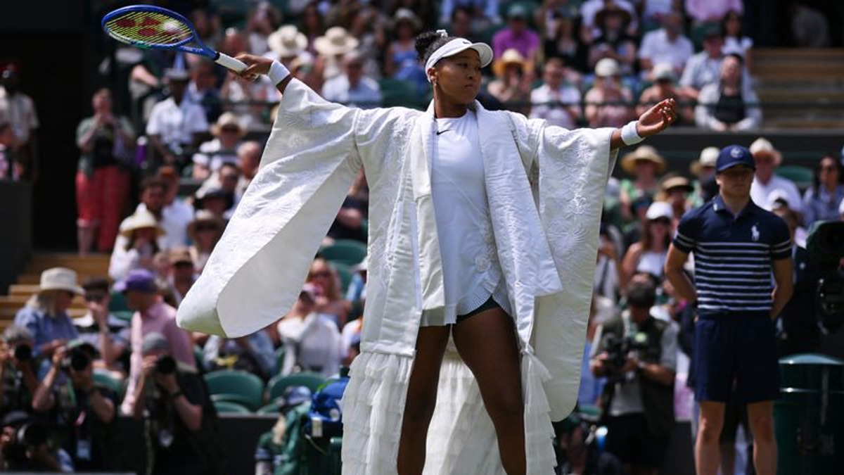 Osaka's Fashion and Fighting Spirit Carry Her Into Wimbledon Last 16