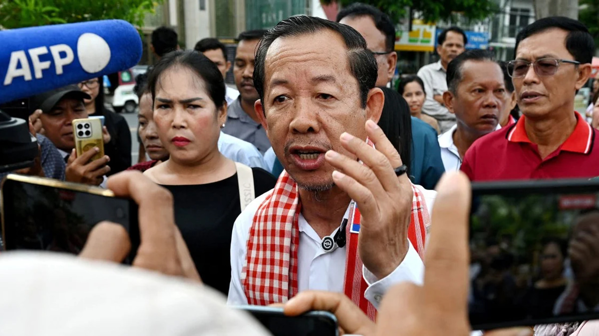 Cambodia's Top Court Upholds Election Ban for Opposition Figure Rong Chhun