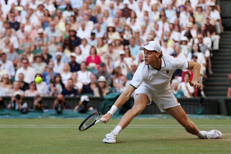 World Number One Sinner Withdraws from U.S. Open with Persistent Knee Injury