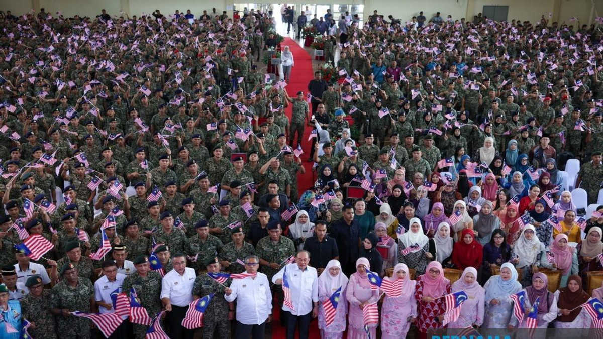 Government to Review Military Officer Promotion System, PM Anwar Says