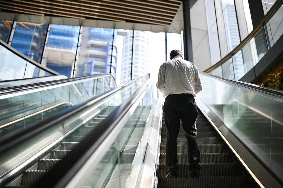 South Korea's Great Escalator Divide: One Line or Two?