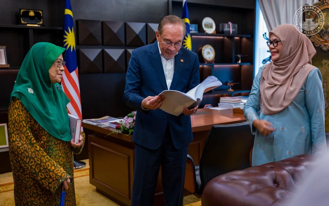 Anwar's New Book Aims to Preserve His Political and Philosophical Legacy for Future Generations