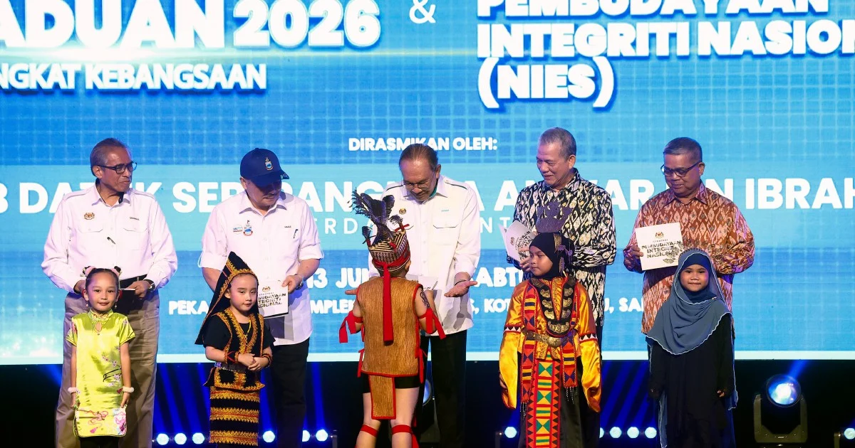 Anwar Urges Political Maturity to Bolster National Cohesion
