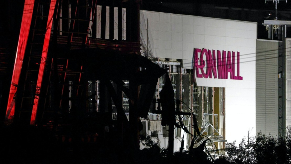 Search Continues for 20-30 Missing Workers After Kumamoto Mall Explosion