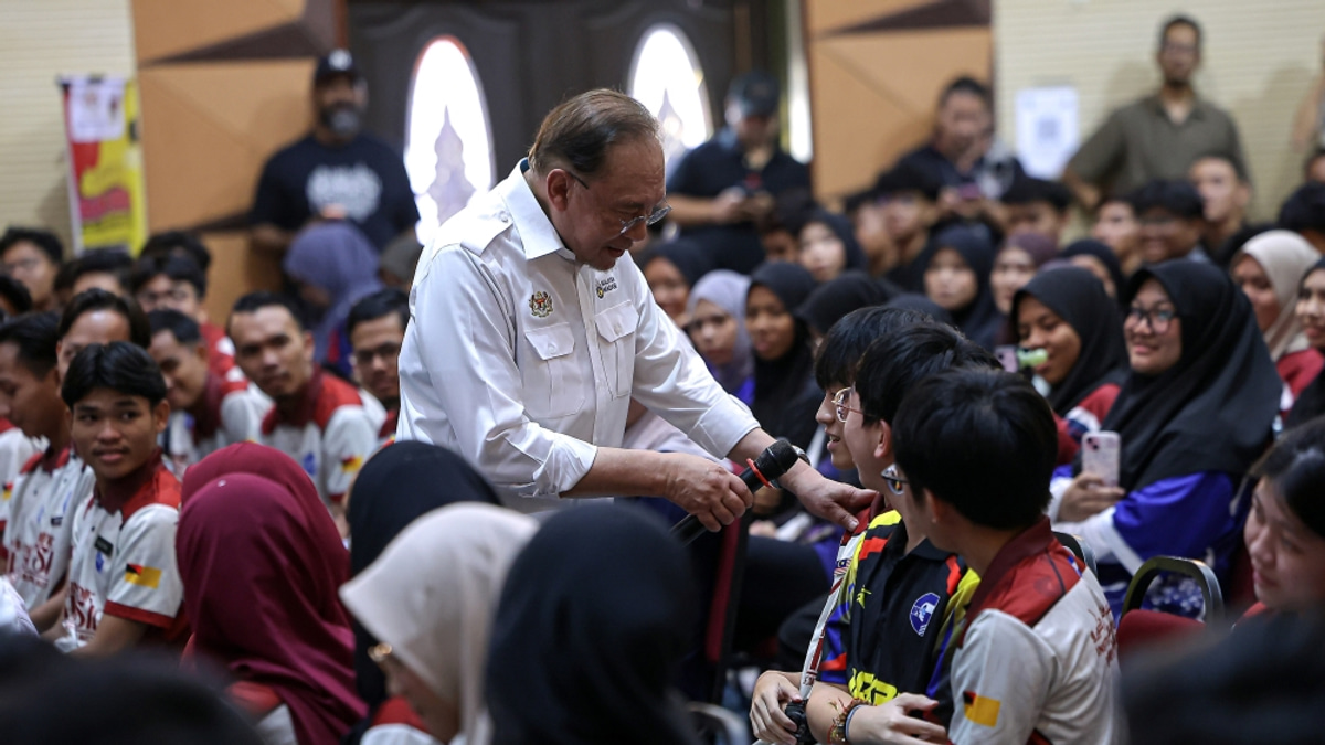 Anwar Defends Matriculation Intake as Balance Between Merit and Equal Opportunity