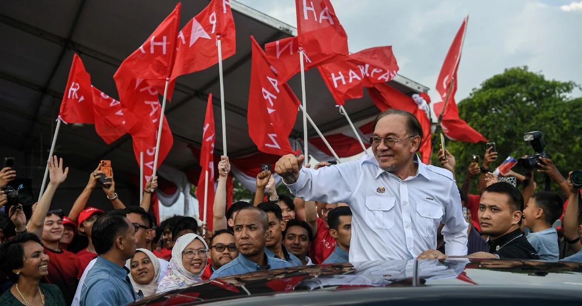 Anwar Urges Rivals to Respect Democratic Outcomes, Stop Attacking DAP