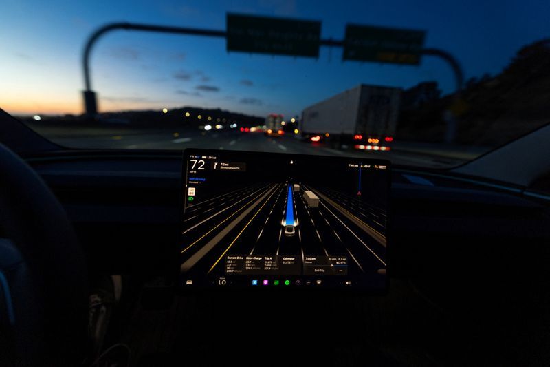 US Senators Press Safety Regulator to Scrutinise Tesla's Self-Driving Claims