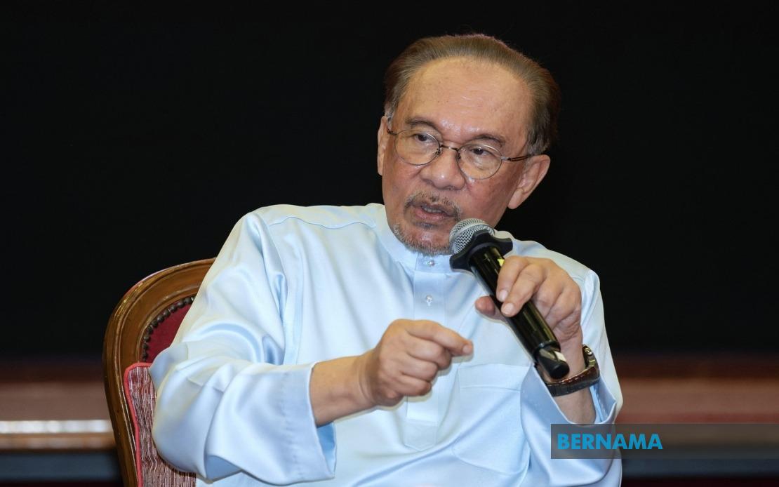 Anwar Presses Prabowo on RM2.5 Billion Felda Investment Crisis in Indonesia