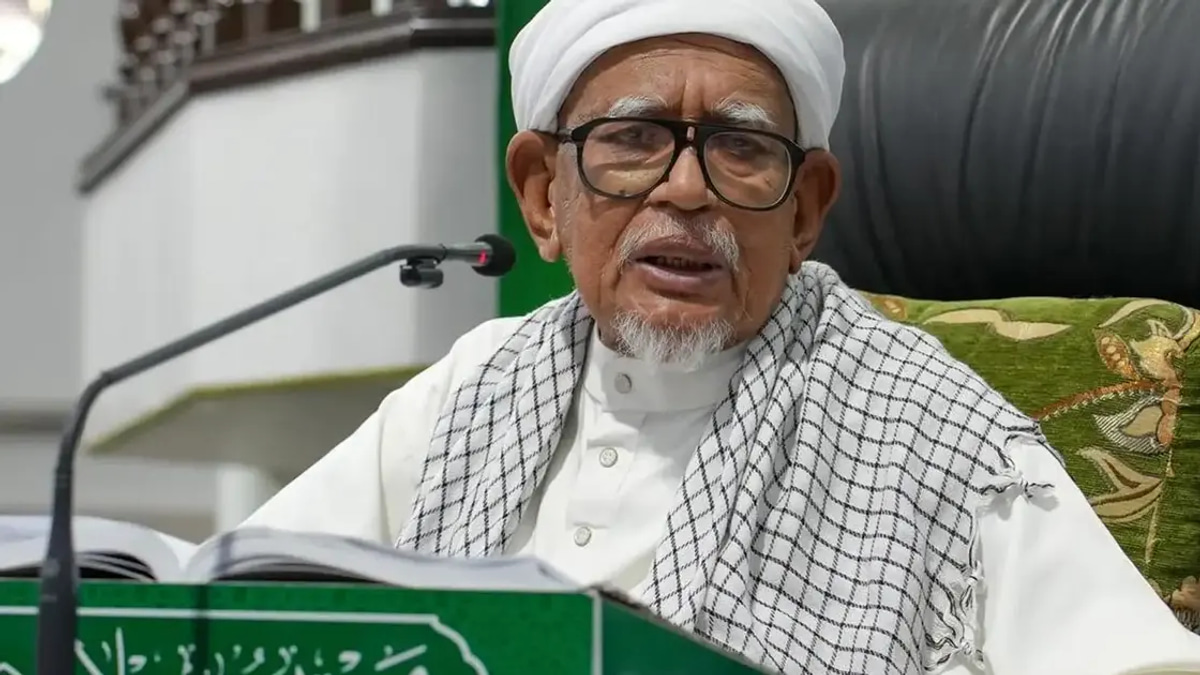 Hadi Overstepping Authority as PN Leader, Claims Former Muhyiddin Aide