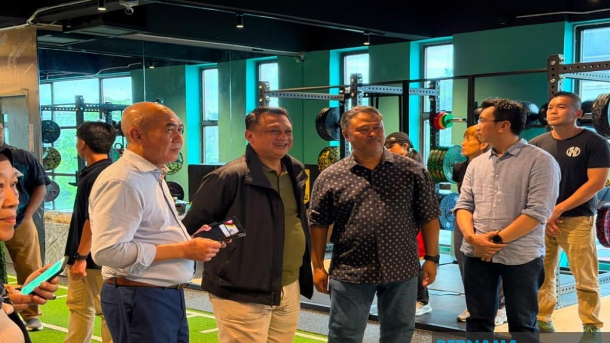 Strength Training Essential for Fall Prevention in Malaysian Seniors, Says Fitness Expert
