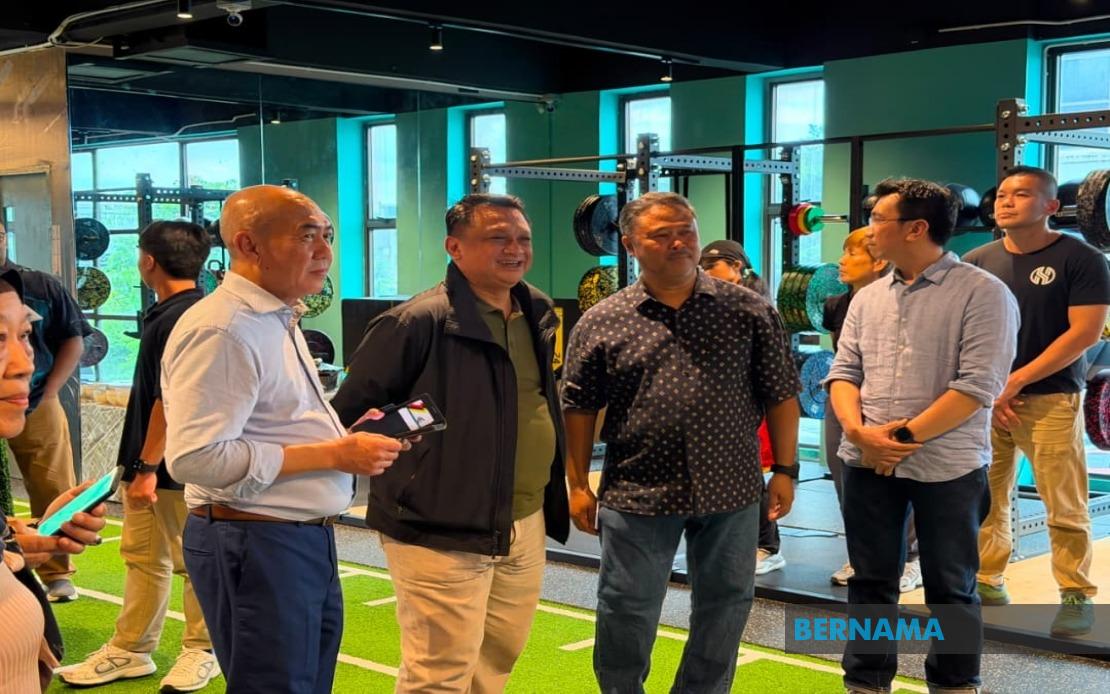Strength Training Essential for Fall Prevention in Malaysian Seniors, Says Fitness Expert