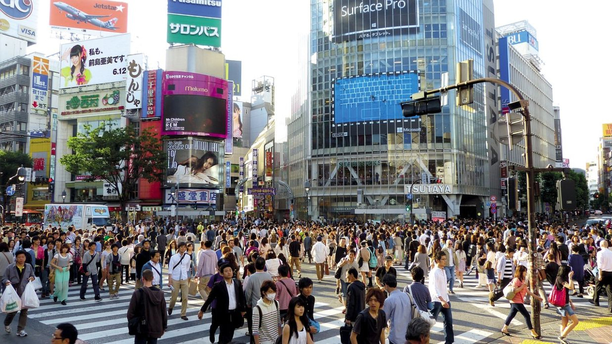 Japan's Payment Processor Bankruptcy Ripples Through Banks and Small Businesses